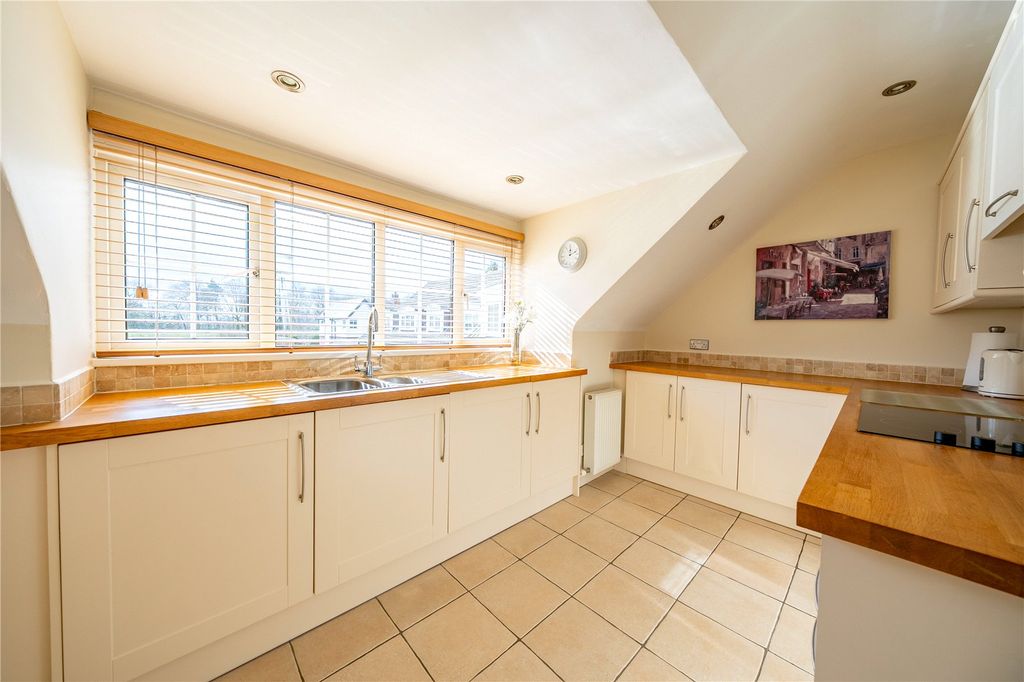 Property photo 2 of 14 Picture No. 22