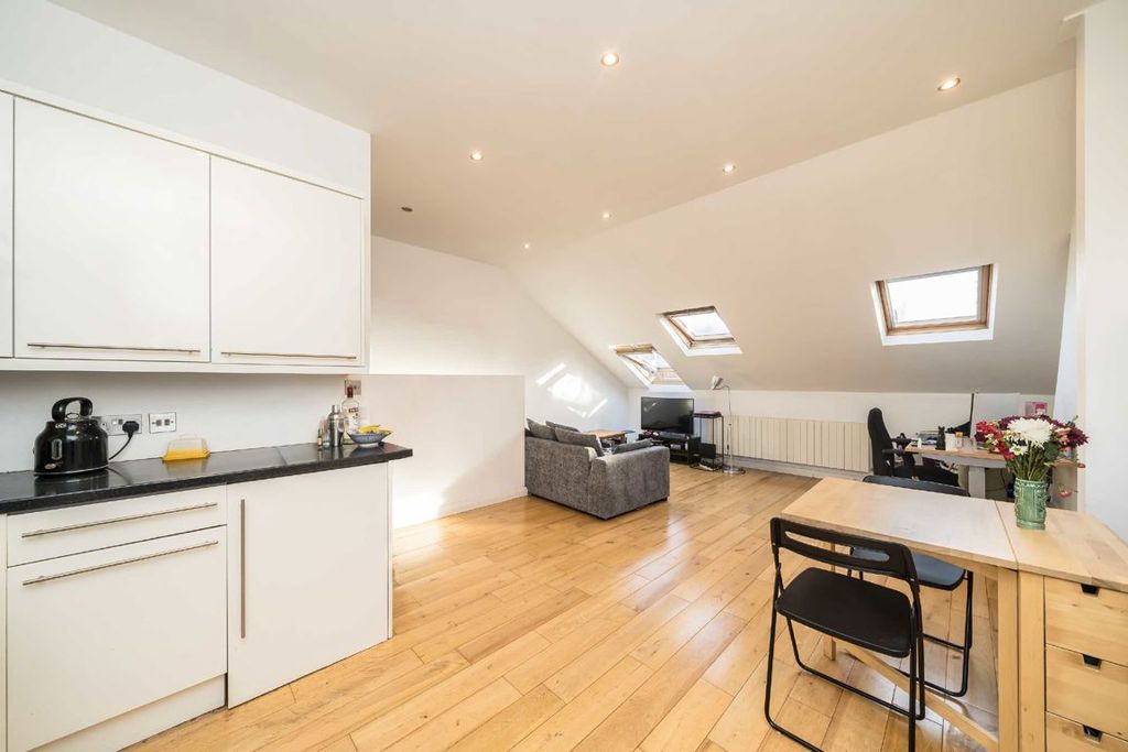 Property photo 2 of 4