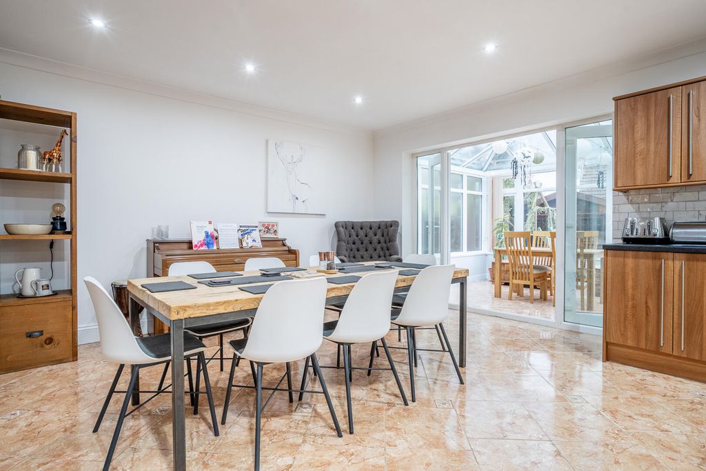 Property photo 3 of 23 Dining Room