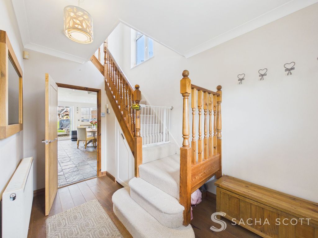 Property photo 3 of 23 Entrance Hall