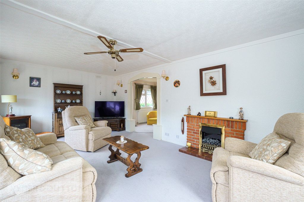 Property photo 3 of 19 Living Room