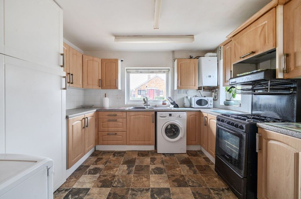 Property photo 3 of 21