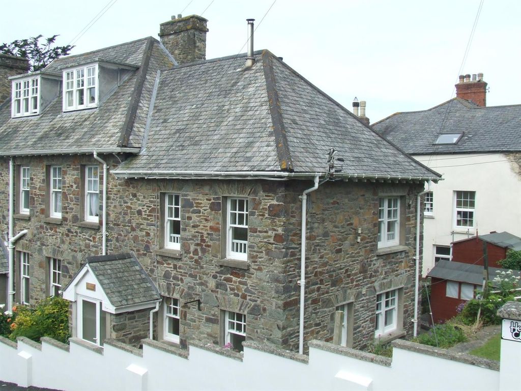 Property photo 1 of 8