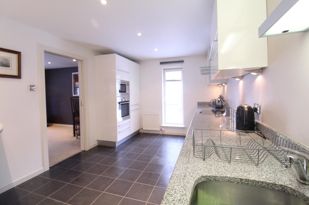 Property photo 3 of 12 Kitchen Alt