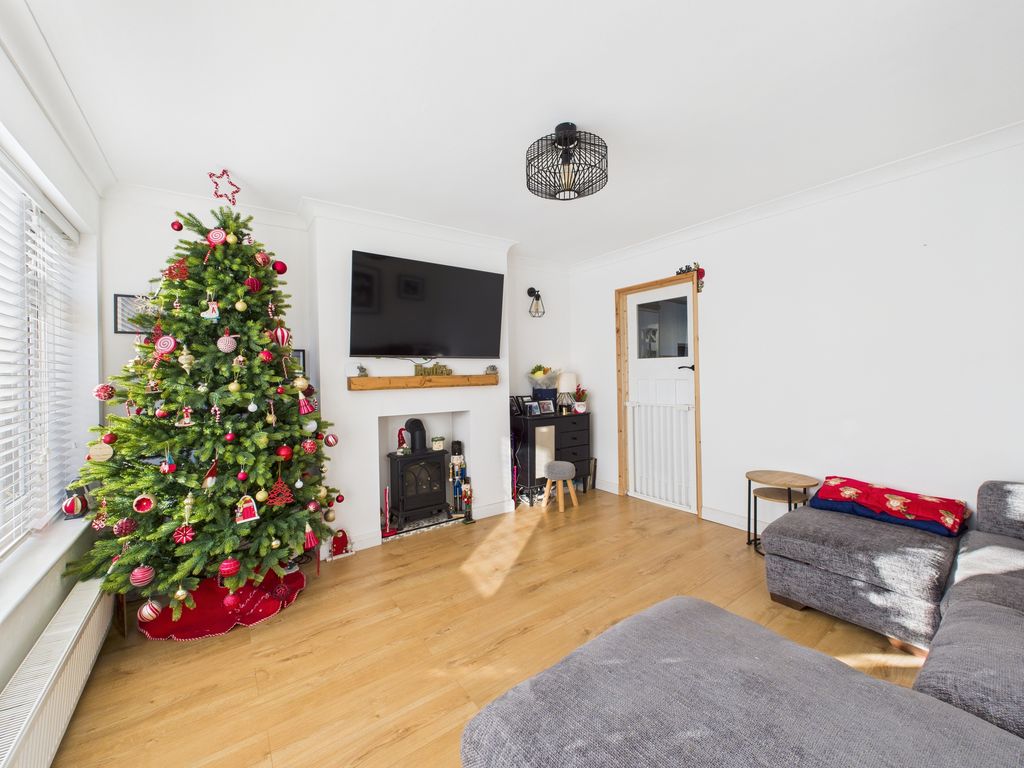 Property photo 2 of 25