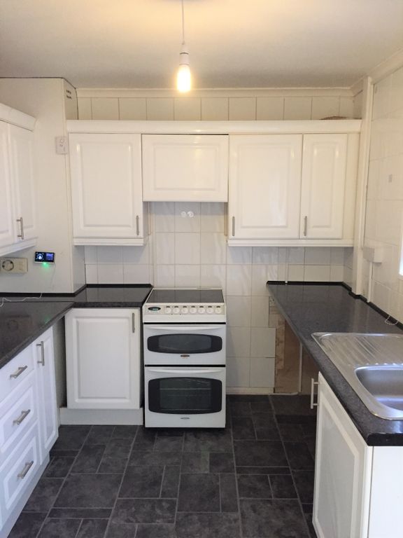 Property photo 2 of 9 Kitchen