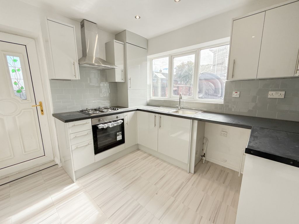 Property photo 1 of 21 Kitchen