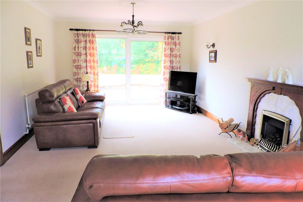 Property photo 3 of 21 Picture No. 17