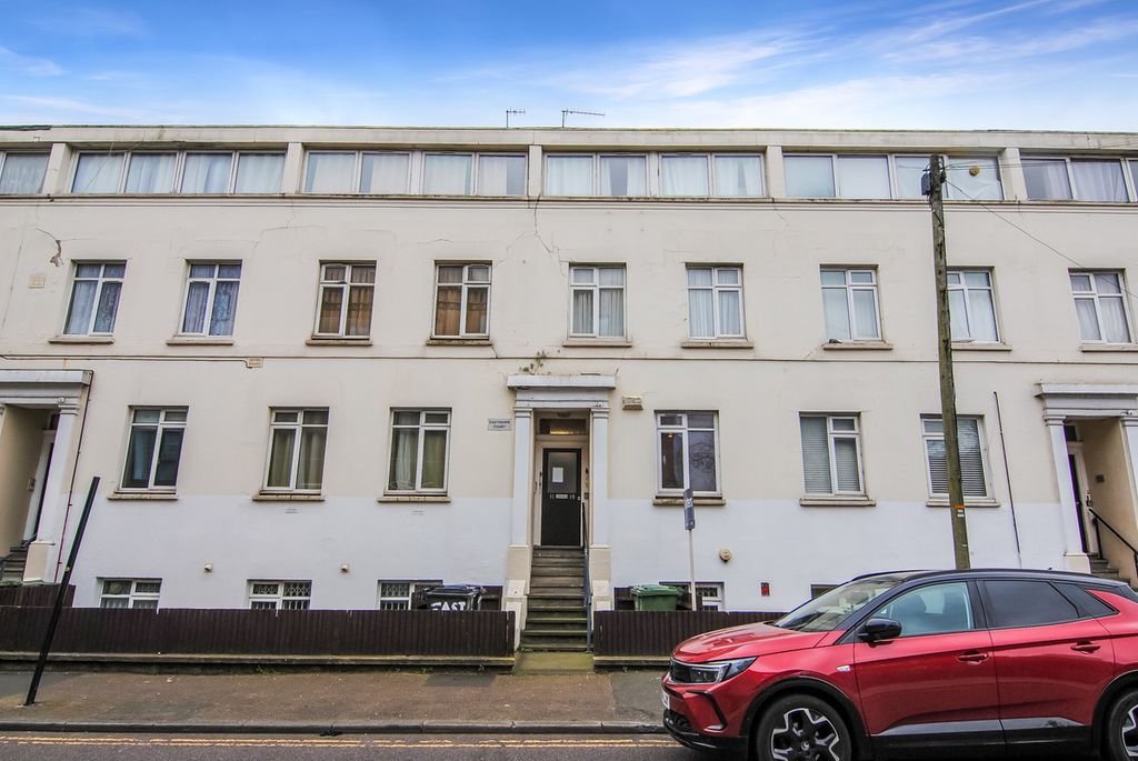 Property photo 2 of 6