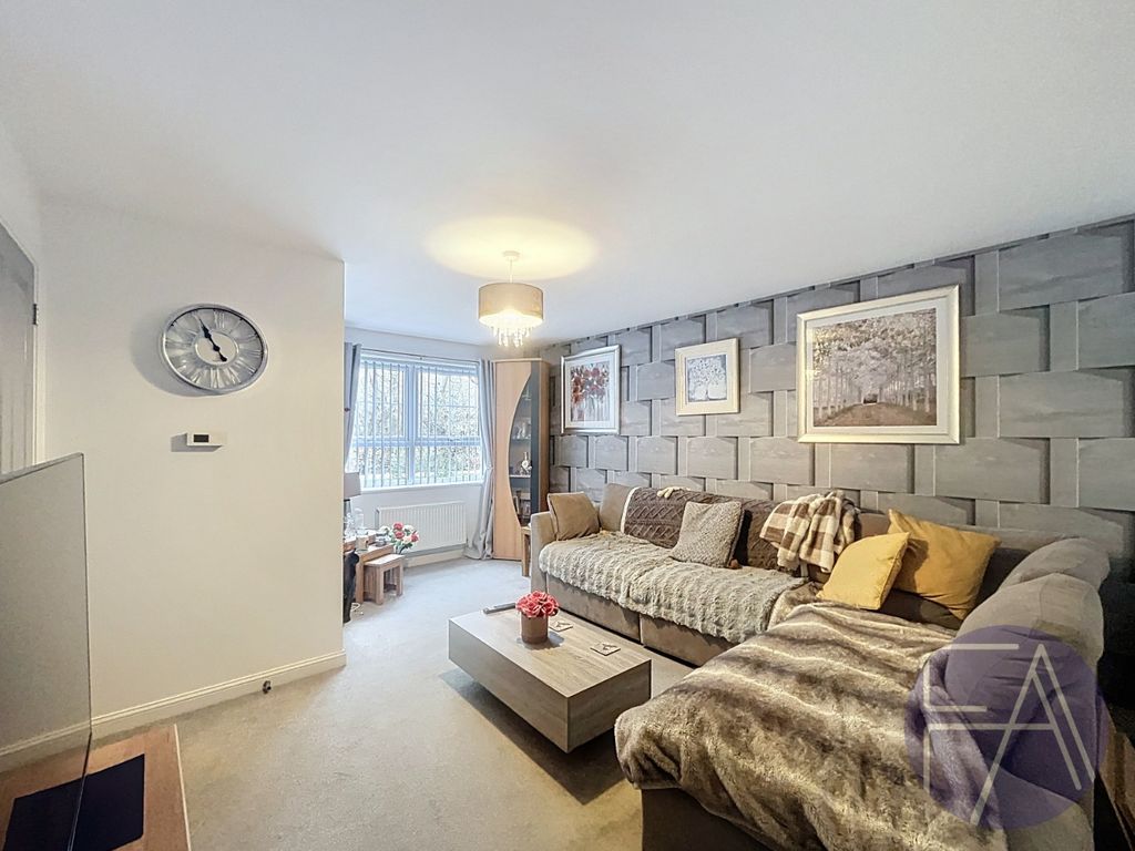 Property photo 2 of 17 4958971