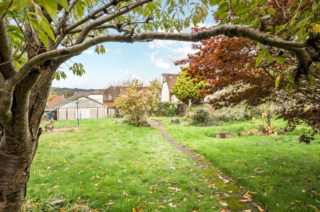 Property photo 2 of 28 1370814-10-68F772...