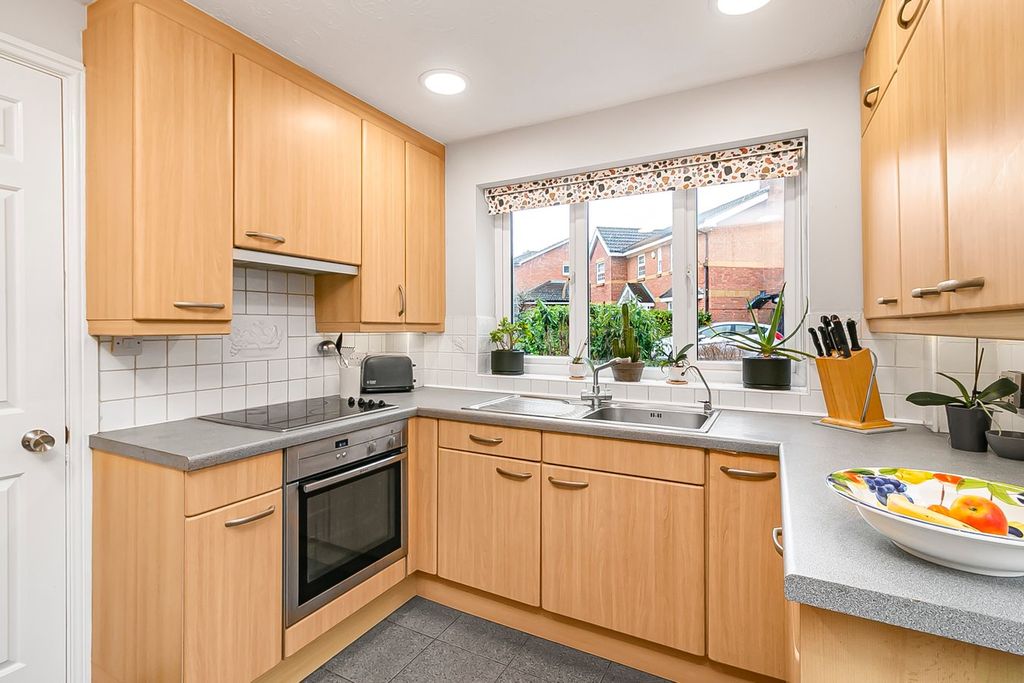 Property photo 2 of 16