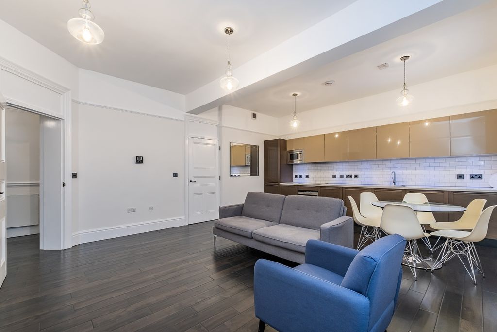 Property photo 3 of 17 Westminster-Palac...