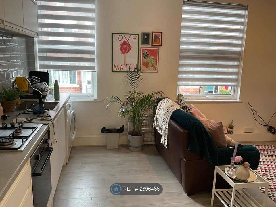 Property photo 2 of 6