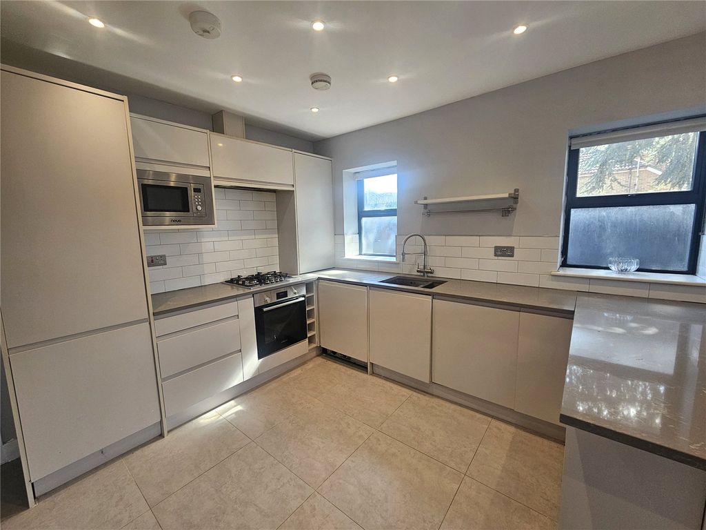 Property photo 3 of 10 Picture No. 02