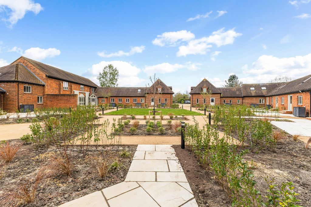 Property photo 1 of 6 The Courtyard