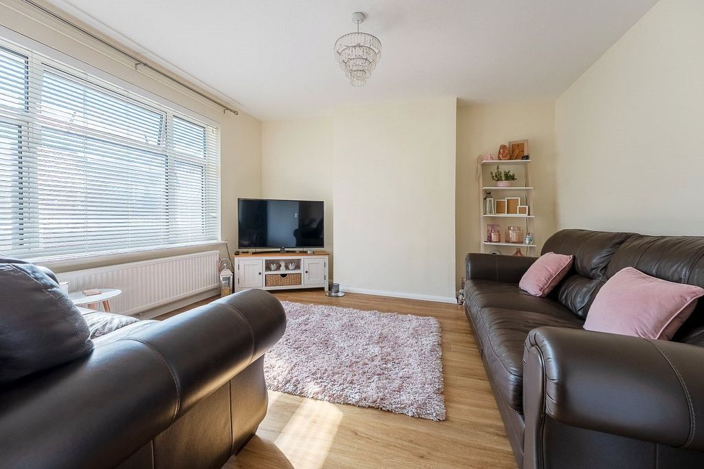 Property photo 2 of 11 Picture No. 13