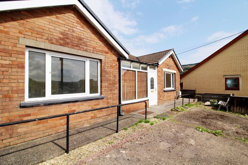 Property photo 3 of 14 Front Aspect