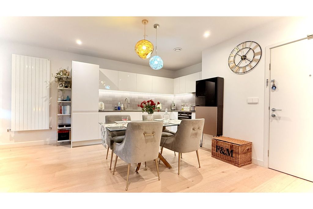 Property photo 3 of 24 Kitchen/Dining Room