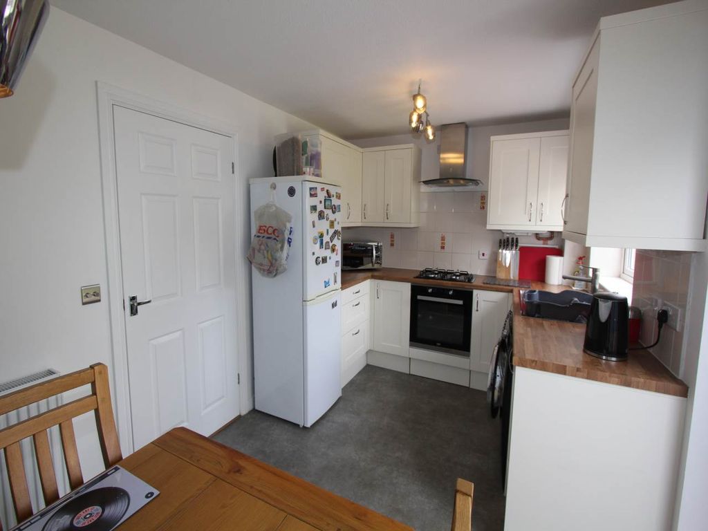 Property photo 2 of 12 Kitchen