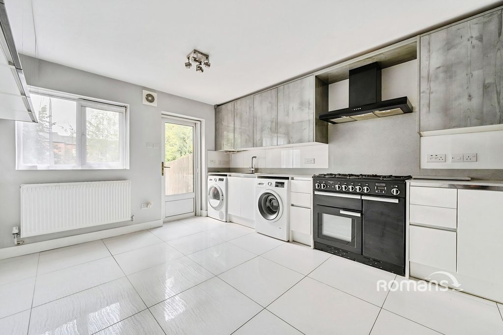 Property photo 3 of 15 Pbox-Img.Jpg