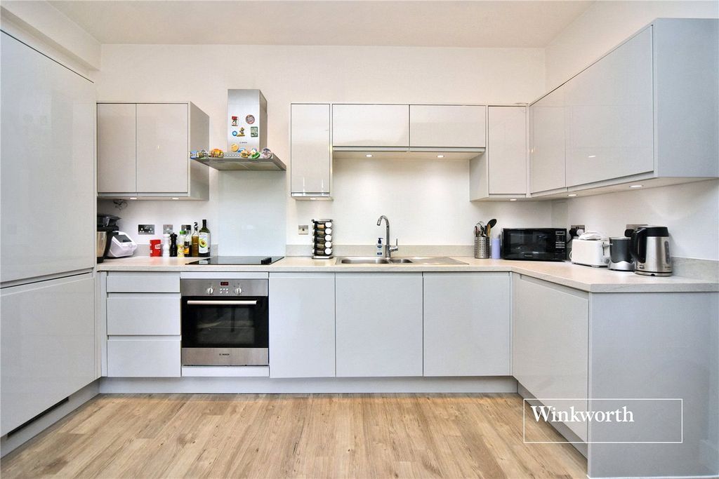 Property photo 2 of 15 Picture No. 12