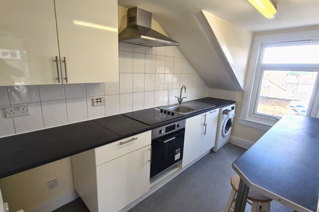 Property photo 2 of 12 Kitchen