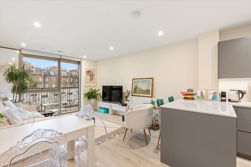 Property photo 3 of 18 Image