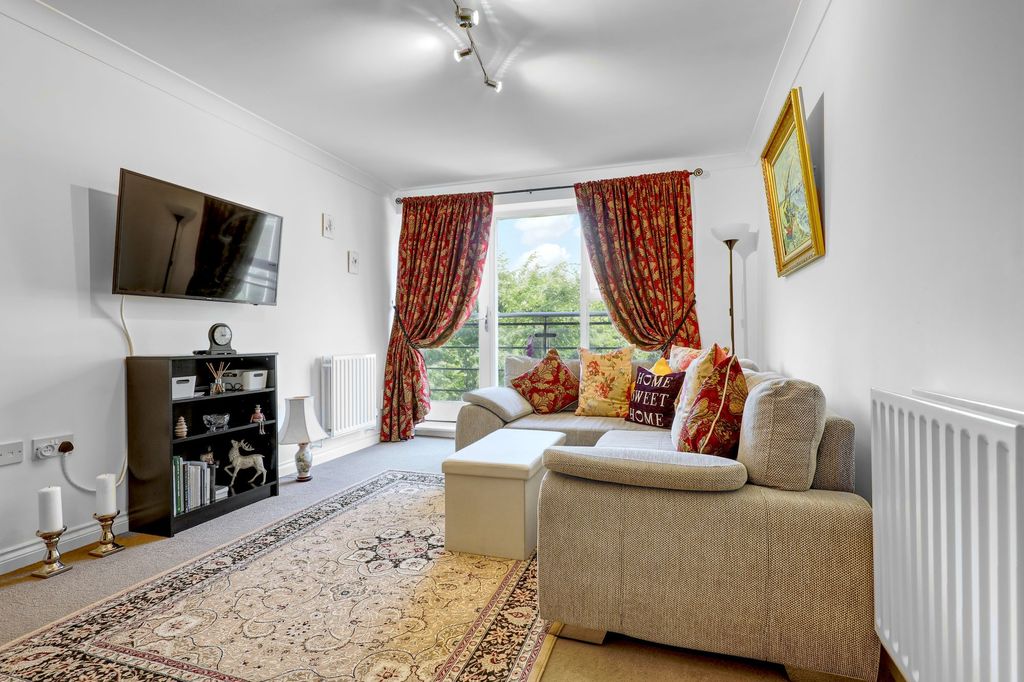 Property photo 2 of 11