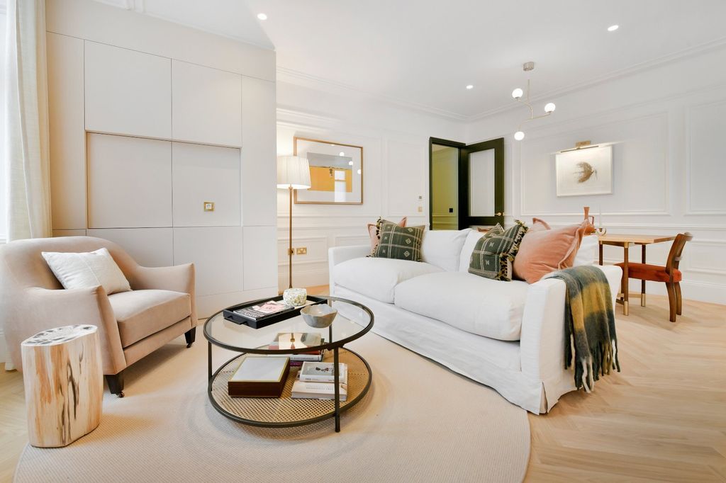 Property photo 1 of 12 Reception Room