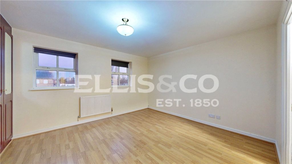 Property photo 1 of 10 Picture No. 05