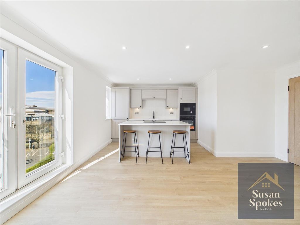 Property photo 1 of 20 Cam01858G0-Pr0237-Still004.Jpg