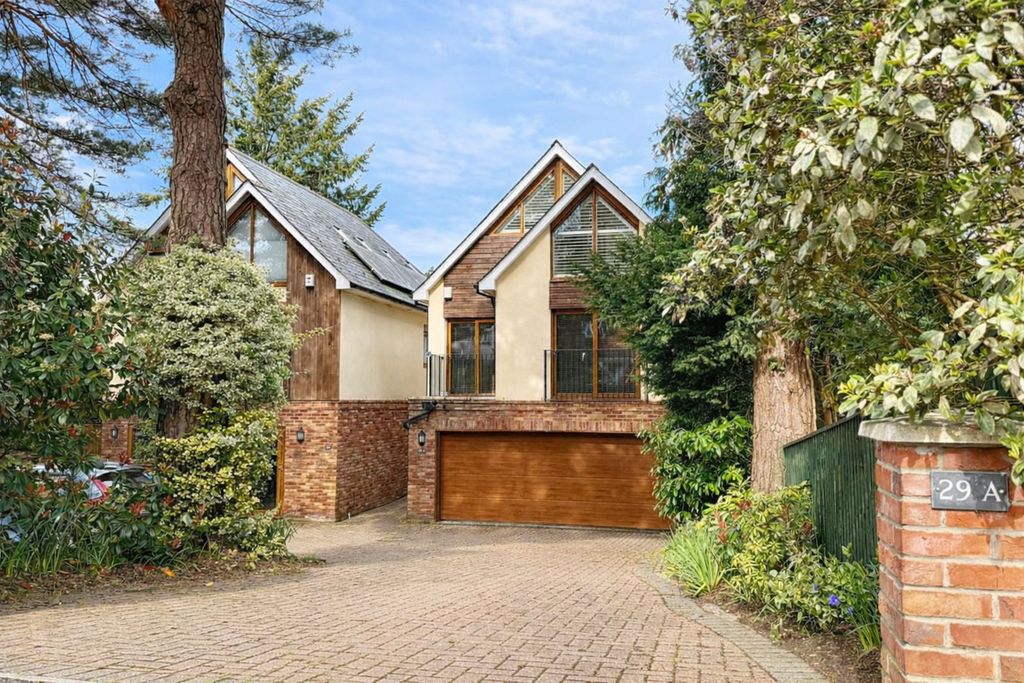 Property photo 2 of 31