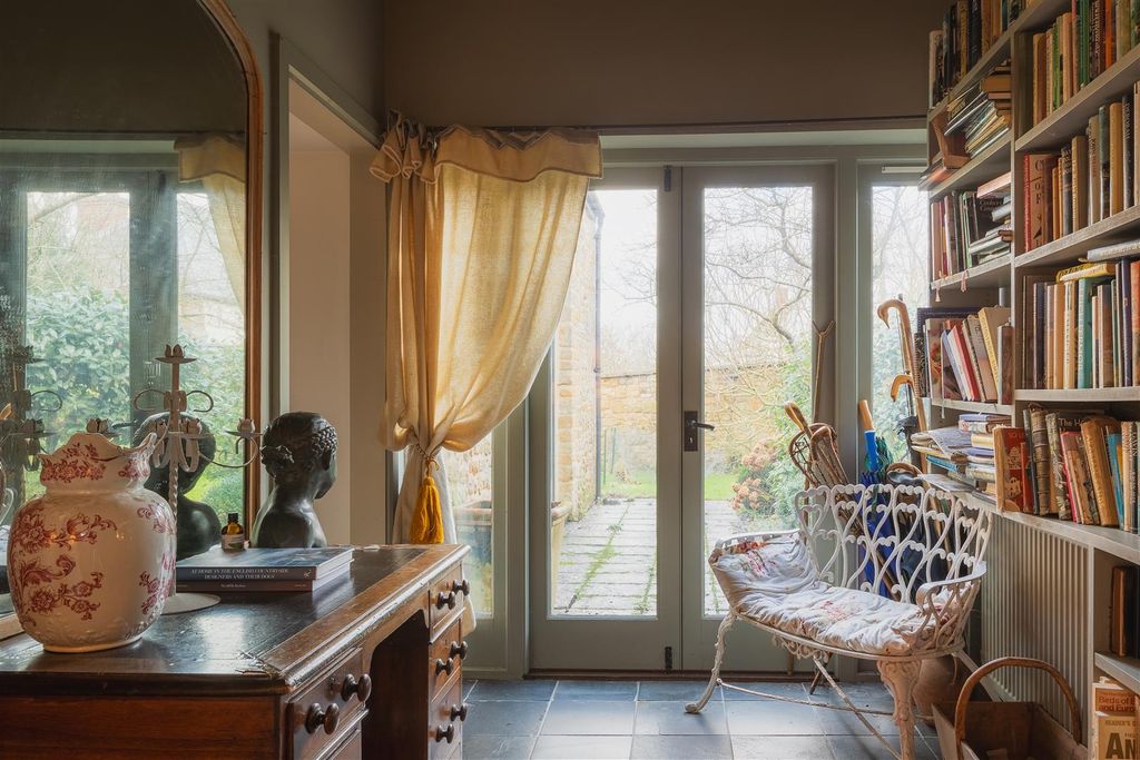 Property photo 2 of 28 2026-01-19-J3166-Eves-0084.Jpg