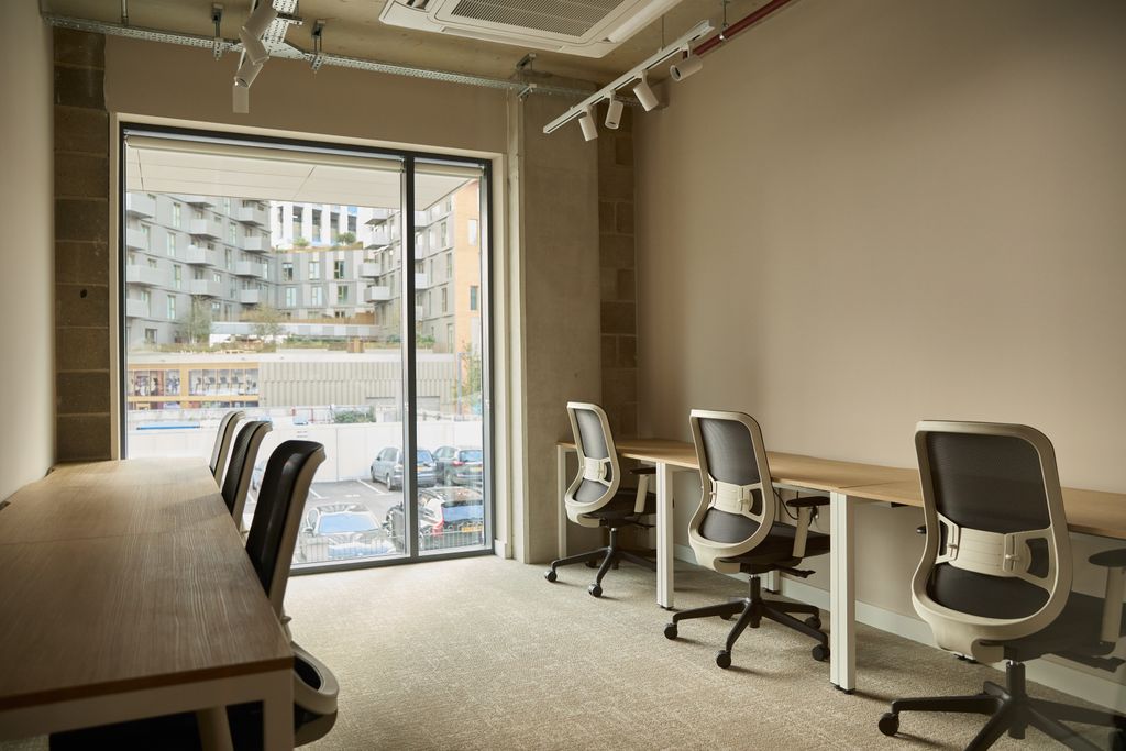 Property photo 1 of 11 Six Person Office