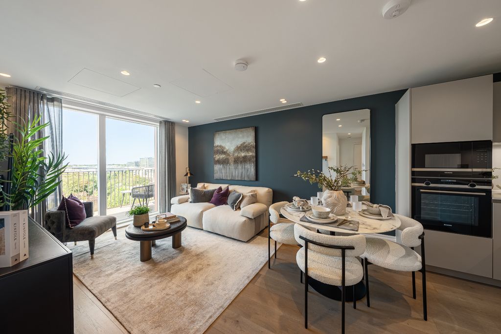 Property photo 1 of 15 Chiswick Green-01.Jpg