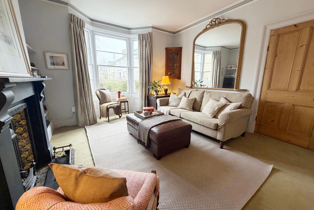 Property photo 2 of 22