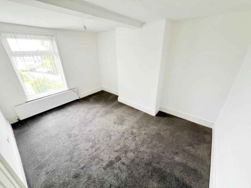 Property photo 3 of 7 Bedroom 3