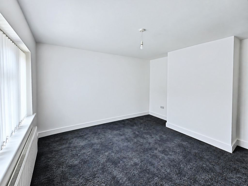 Property photo 3 of 12 Photo 11