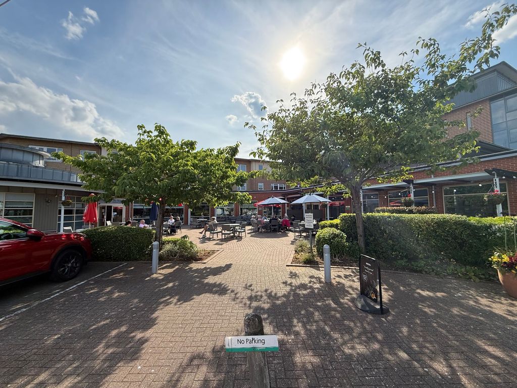 Property photo 3 of 27