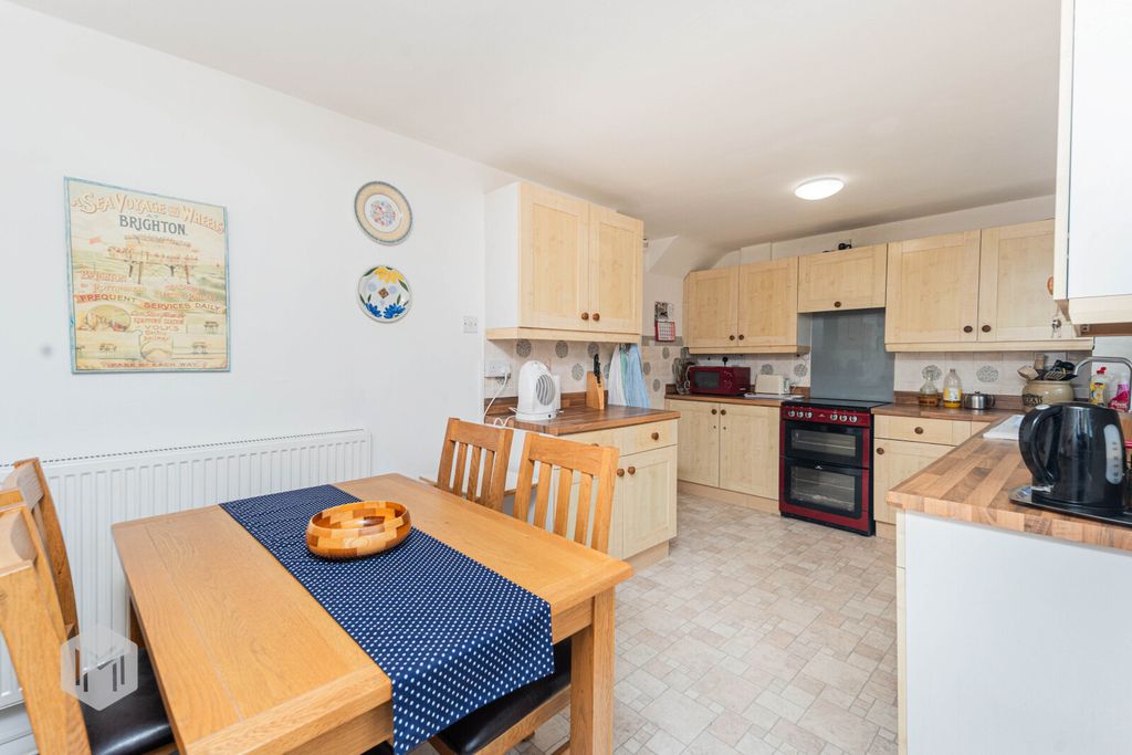 Property photo 2 of 17 Picture No. 06