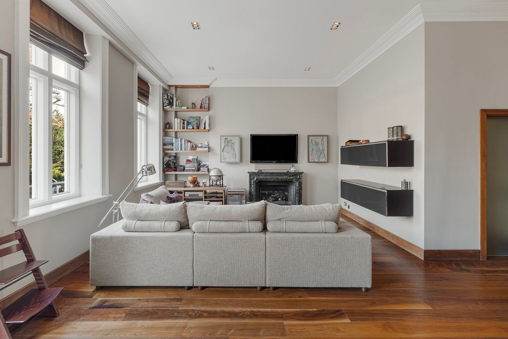 Property photo 3 of 14