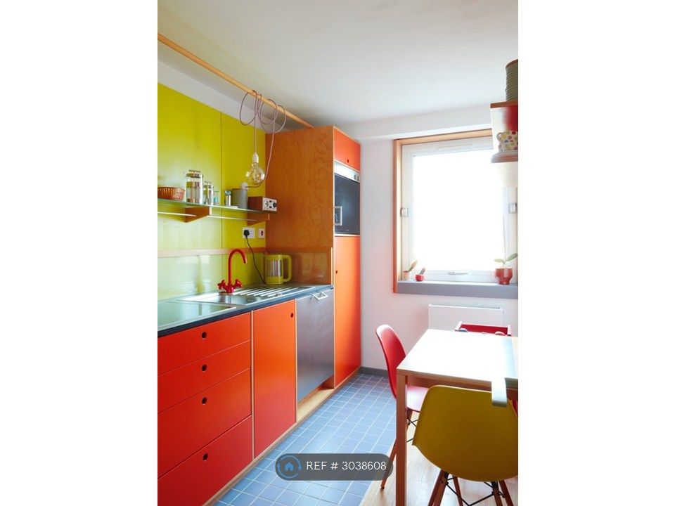 Property photo 1 of 17 Kitchen