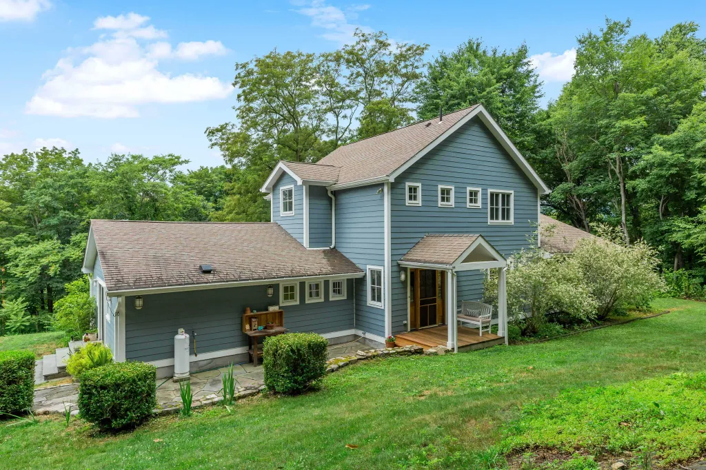 Property photo 1 of 23