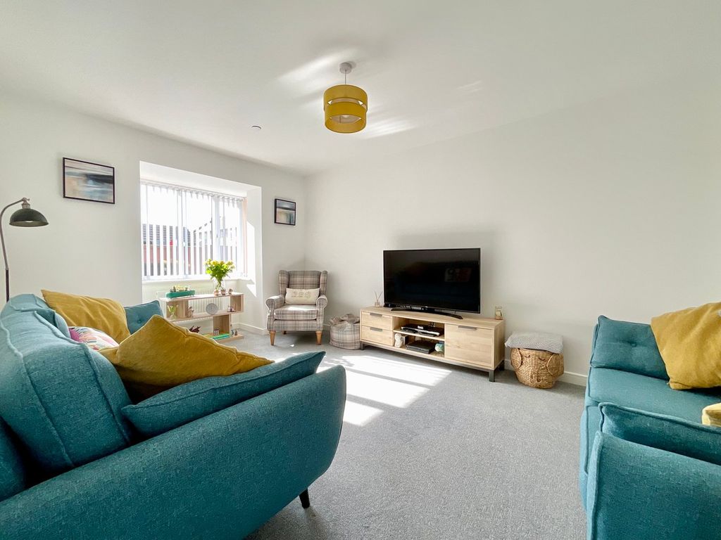 Property photo 3 of 18