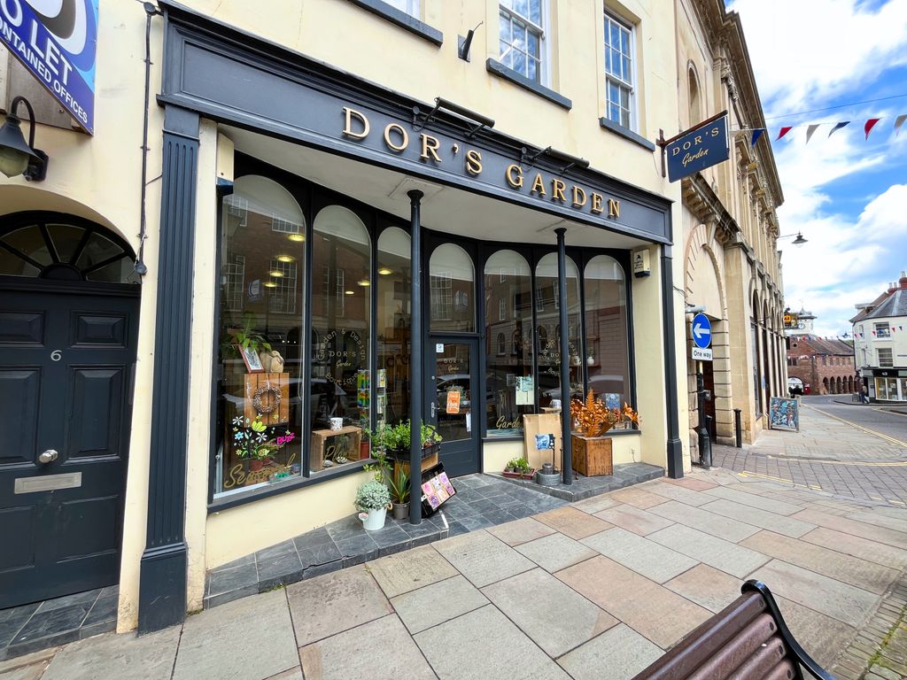 Property photo 1 of 6 Prime Retail Unit