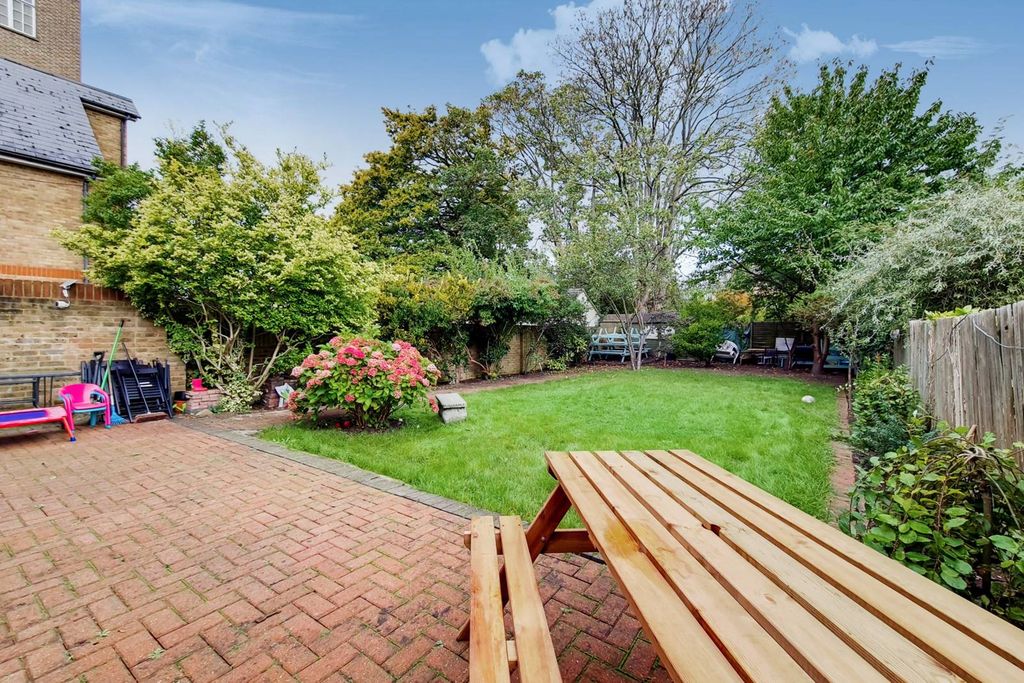 Property photo 3 of 26