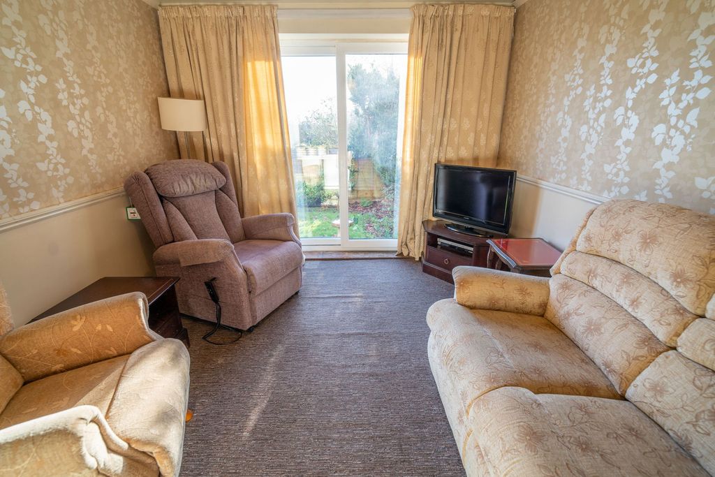 Property photo 2 of 12