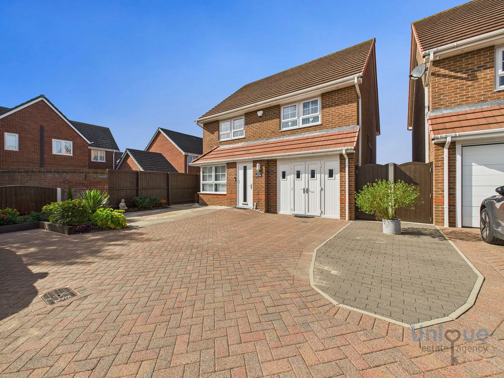 Property photo 1 of 32