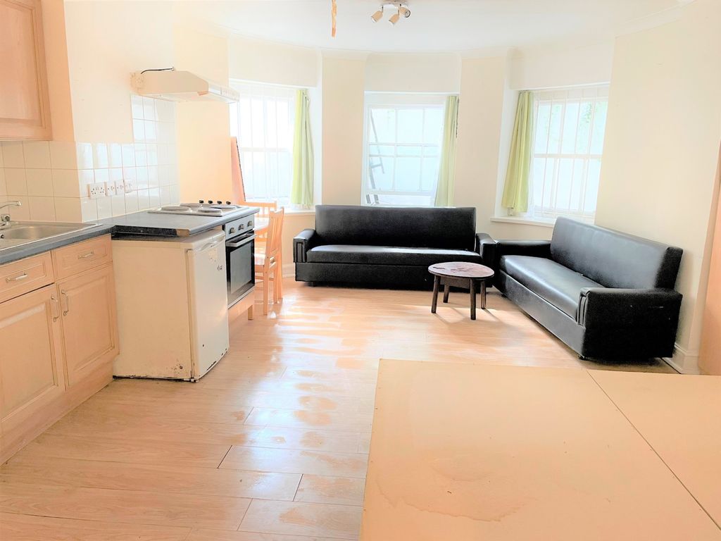 Property photo 3 of 4